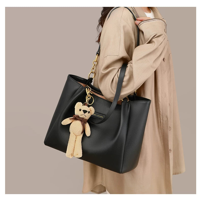 VINEY 4649A black tote on model
