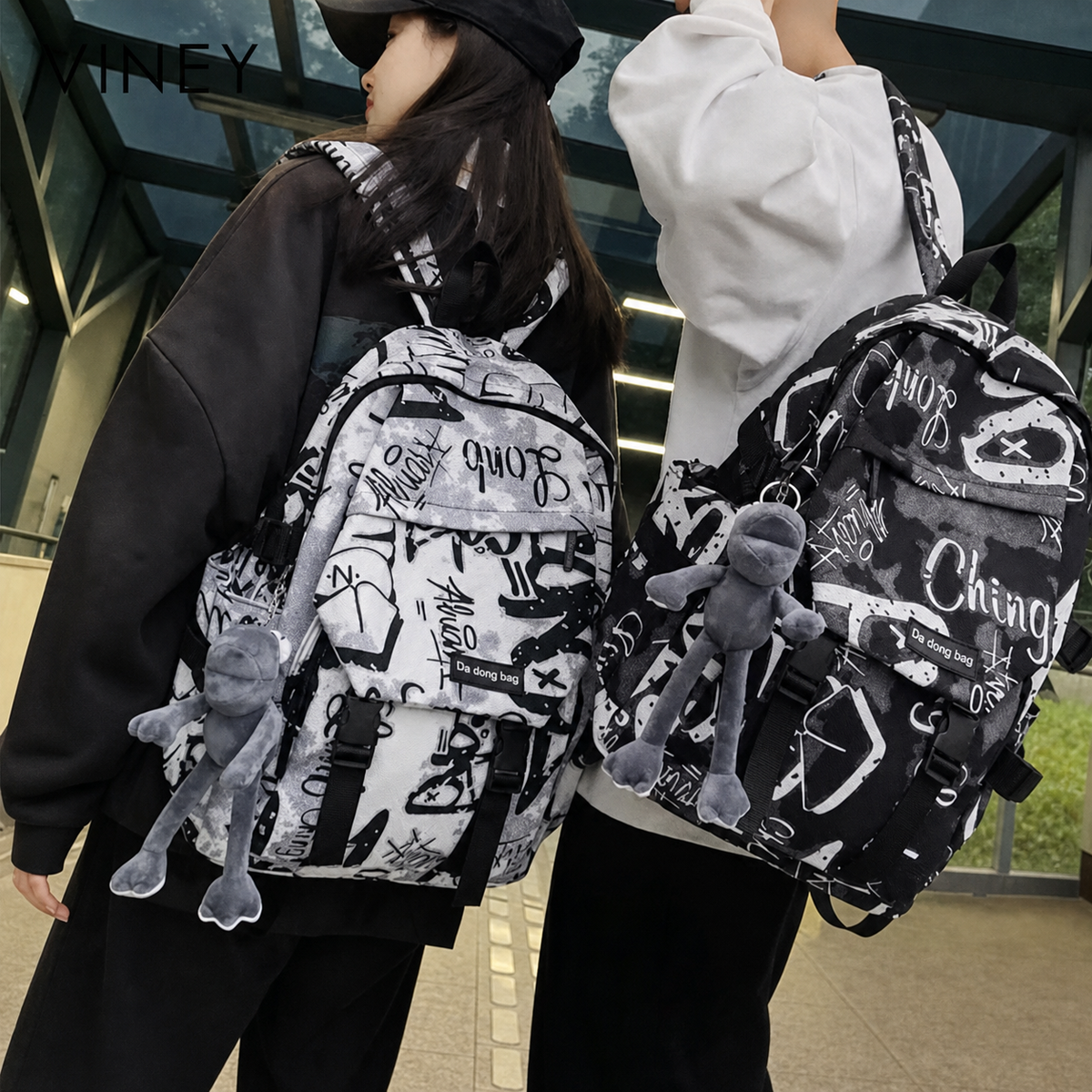 VINEY Essential Large Capacity Backpack — English product image 1