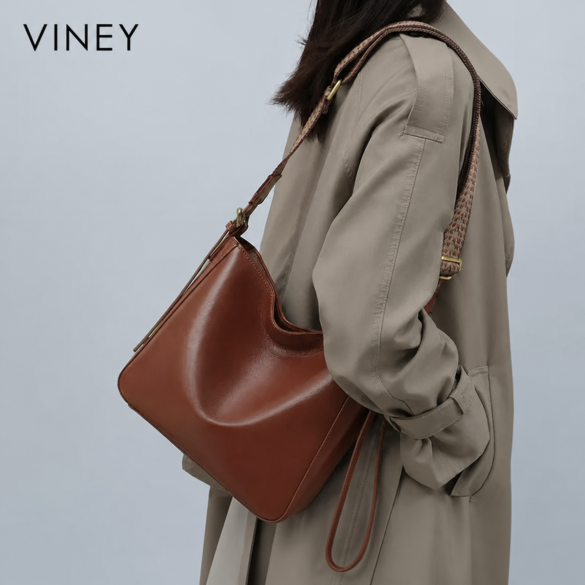 VINEY Genuine Leather Large Capacity Bucket Bag — English product image 2