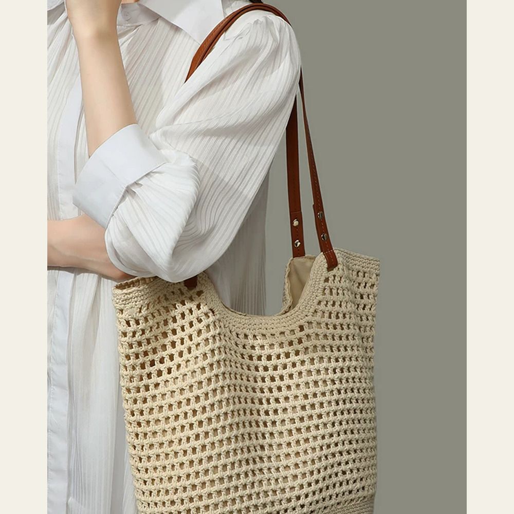 VINEY Open-Knit Resort Tote Bag in beige, model carry
