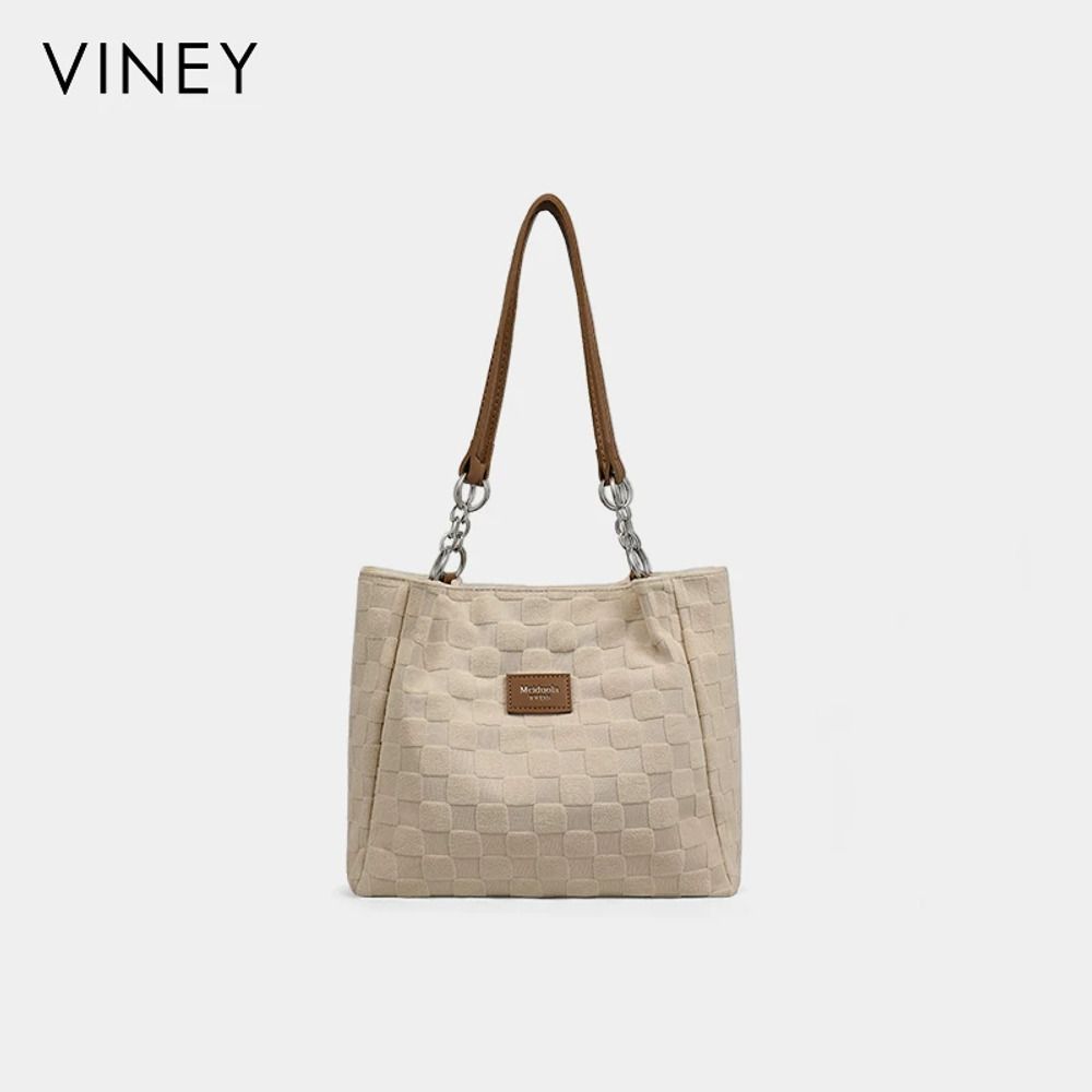 VINEY Textured Canvas Chain-Detail Tote Bag in white, studio front